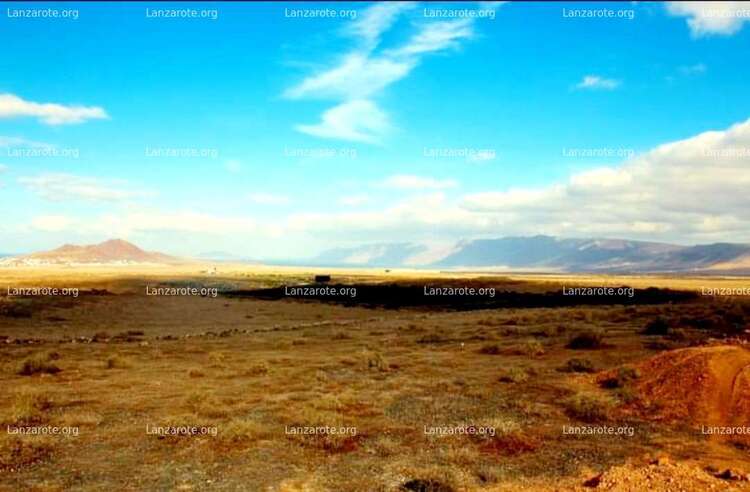 Rustic plot of 4500m2 with views