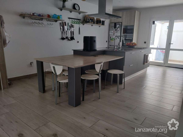Refurbished 4 bedroom duplex with views in San Bartolomé