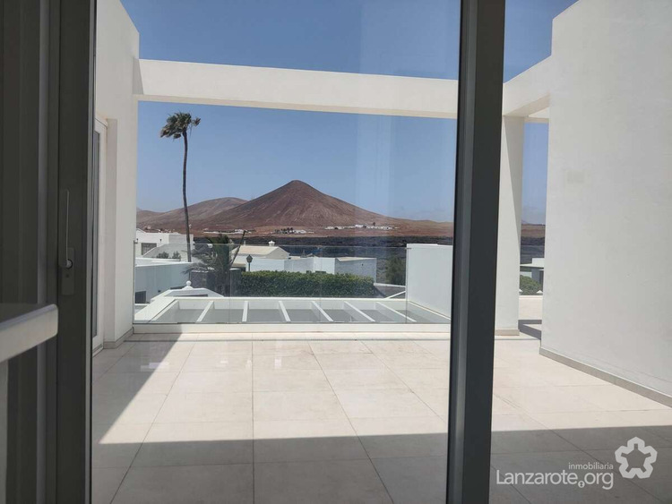 Duplex en Tahiche de 4 dormitorios y piscina
